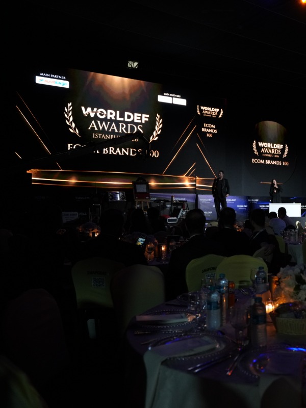 WORLDEF ISTANBUL’da ECOM BRANDS 100 Ödülleri Sahiplerini Buldu